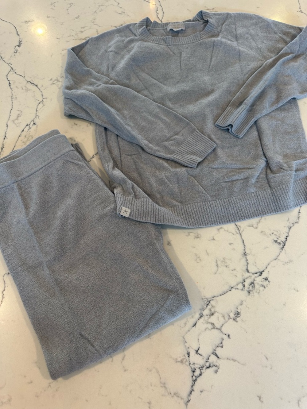 Barefoot Dreams Women's Knit Sweater & Jogger Set - Light Gray